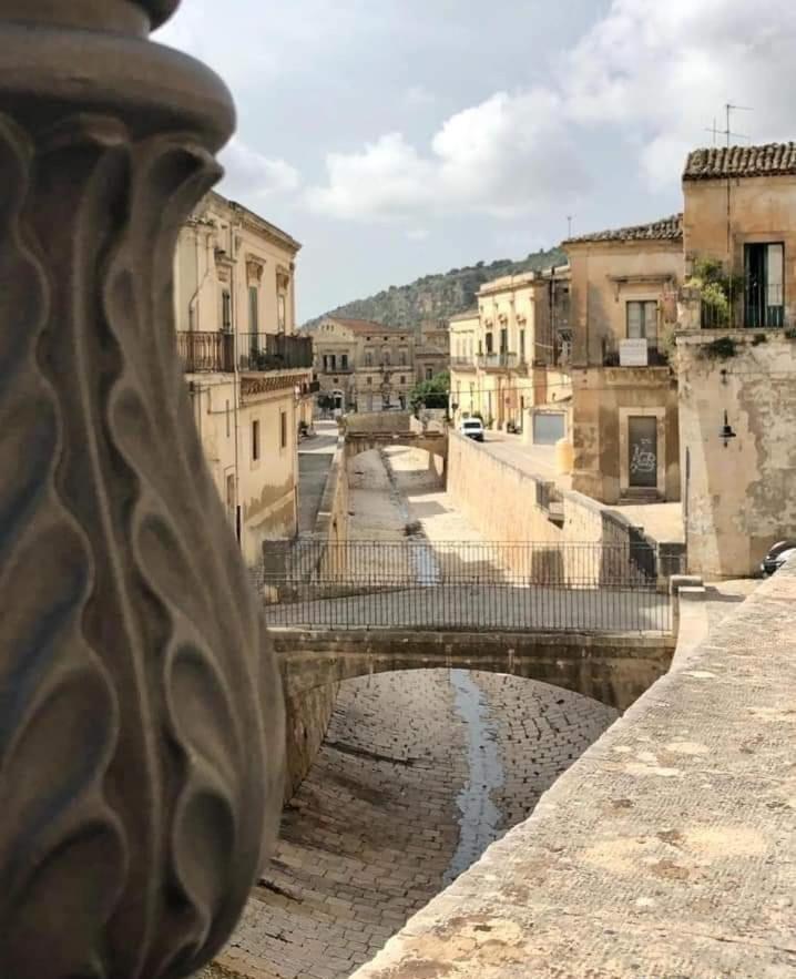 Appartamento Casa di Elena - Centro Storico Scicli Esterno foto